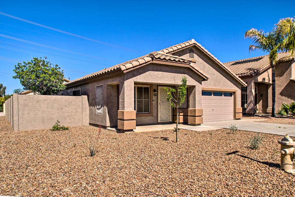 Modern Desert Escape Near Dobson Ranch Golf! - thumb 1