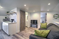 Modern Downtown Golden Apt. - Walk to Main Street Tourism Bookings