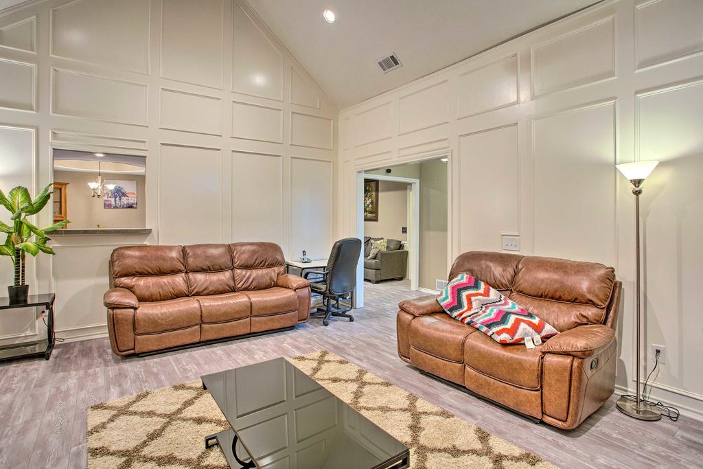Modern Family Home; Shop, Dine & Visit Dallas - thumb 3