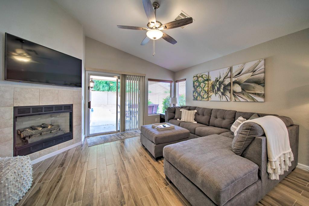 Modern Getaway With Patio - 14 Mi To Lake Pleasant! - thumb 1