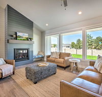 Modern Group-Friendly Home 15 Mi to Dtwn SLC - Tourism Bookings