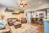 Modern Home w/ YardDeck 1 Mi. to Clemson U Tourism Bookings