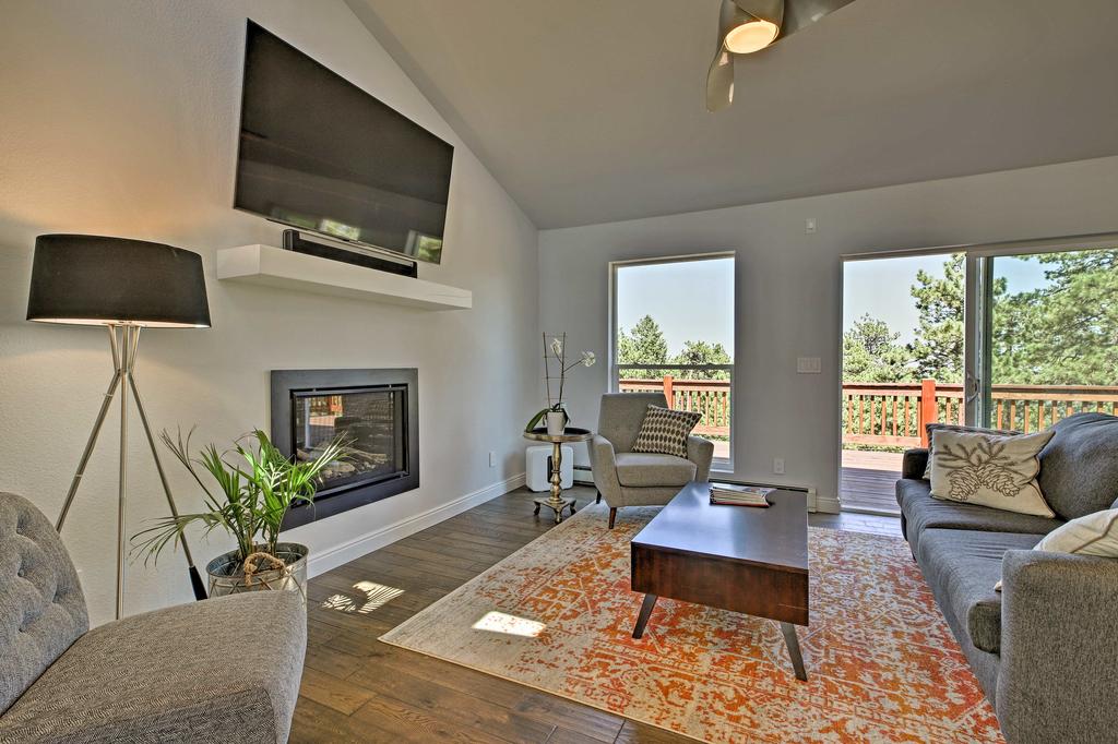 Modern Morrison House With Deck And 2 Fireplaces! - thumb 1