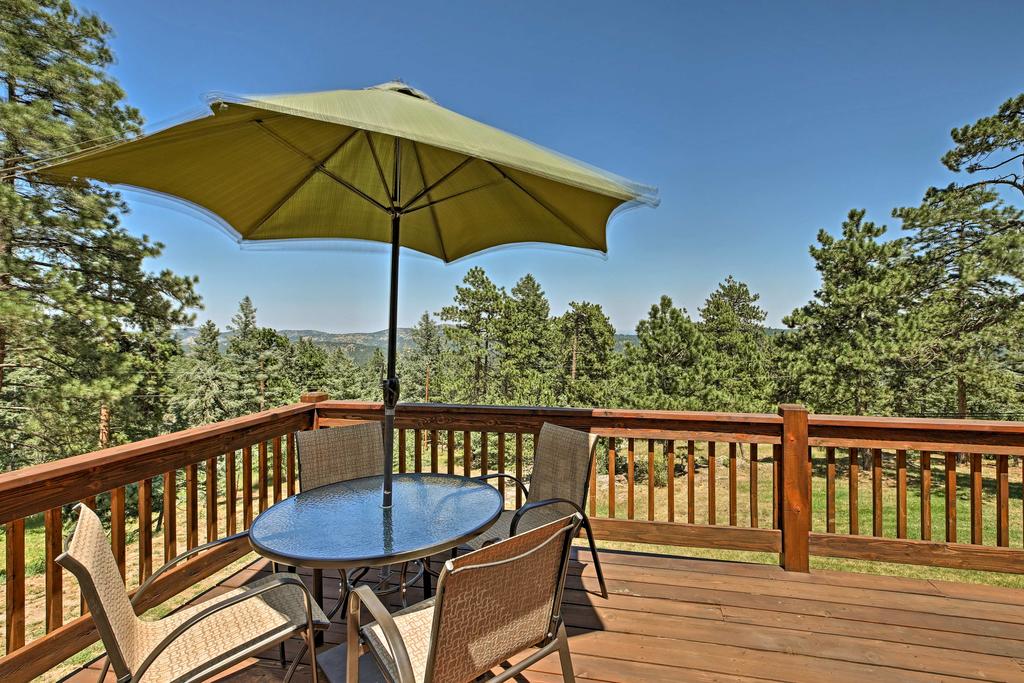 Modern Morrison House With Deck And 2 Fireplaces! - thumb 3
