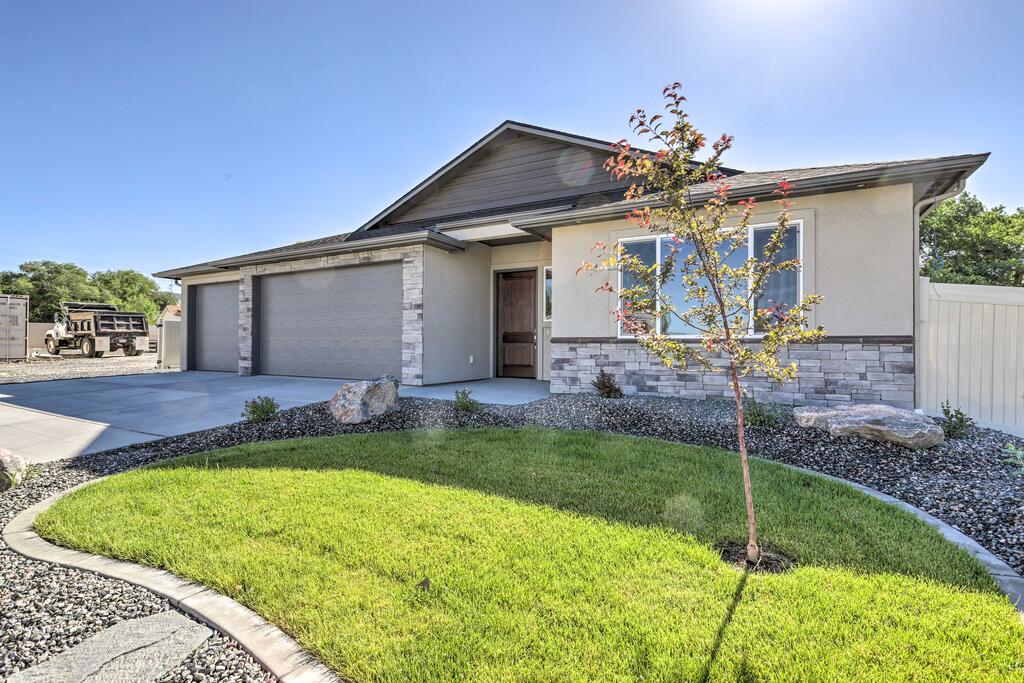 Modern Mountain Home With Fire Pit And Office! - thumb 2