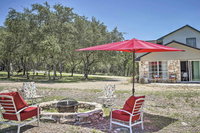 Modern New Braunfels Apt about 13 Mi to Canyon Lake Tourism Bookings