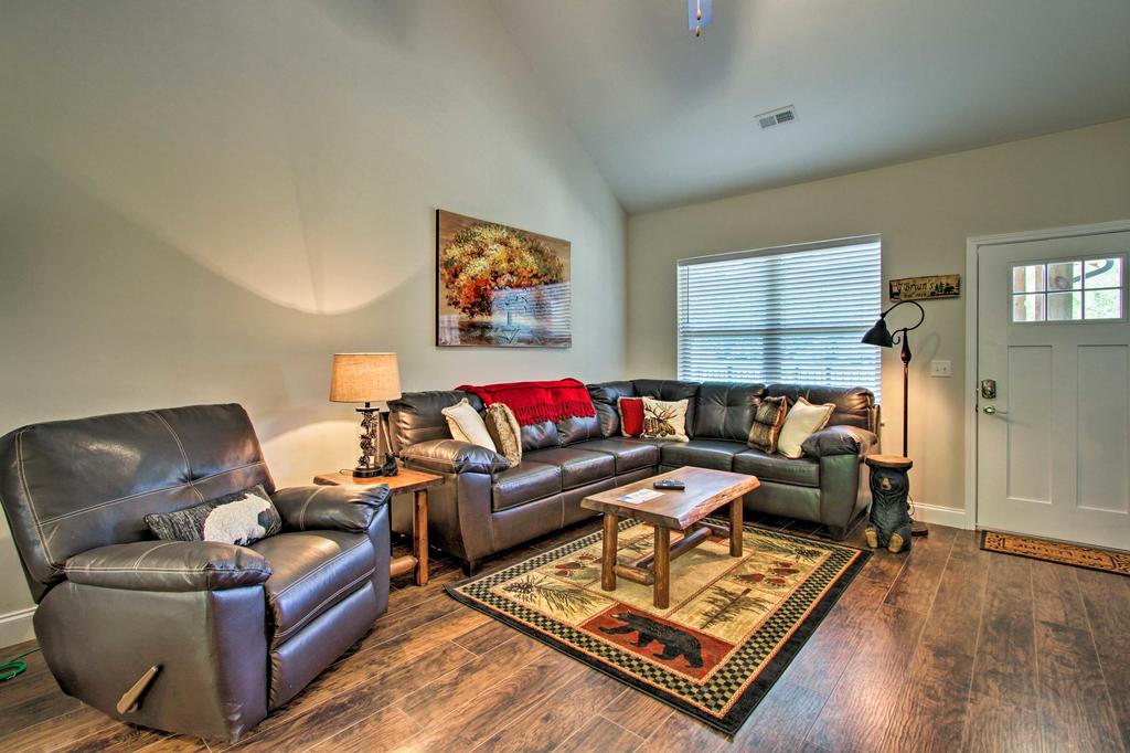 Modern Resort Condo Less Than 6 Miles To Smoky Mtn Trails! - thumb 2