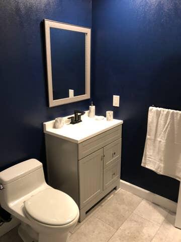 Modern Retreat In Orange - thumb 1