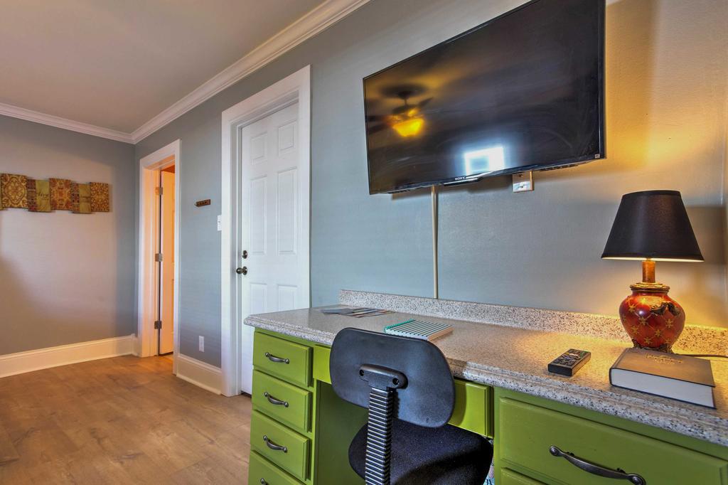 Modern Studio Apartment In Central Williamstown! - thumb 3