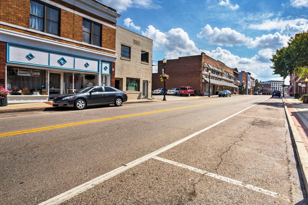 Modern Studio Apartment In Central Williamstown! - thumb 2