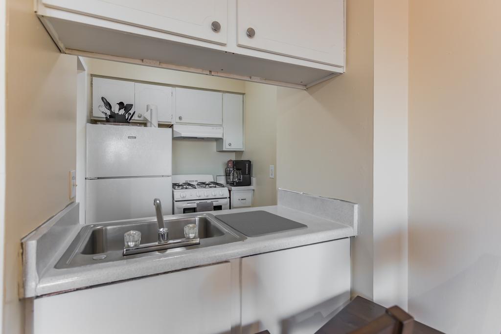 Modern Studio In Downtown Memphis - thumb 3