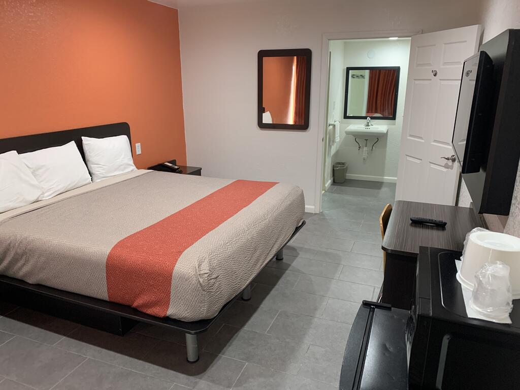 Motel 6 Englewood - thumb 1