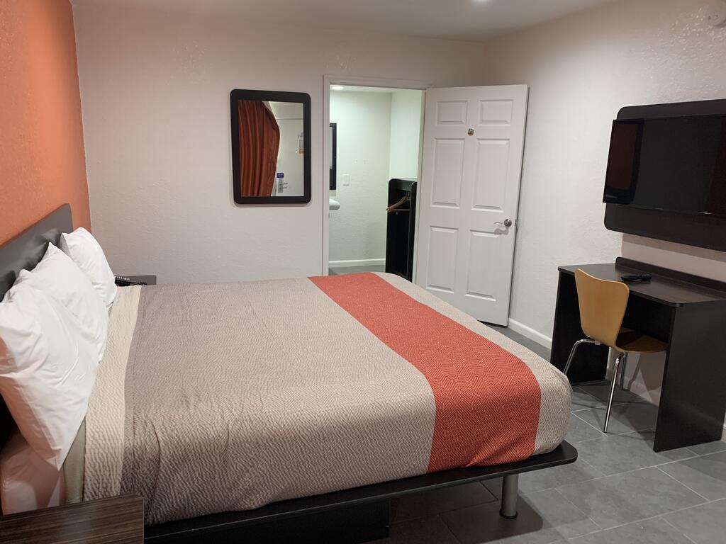 Motel 6 Englewood - thumb 3