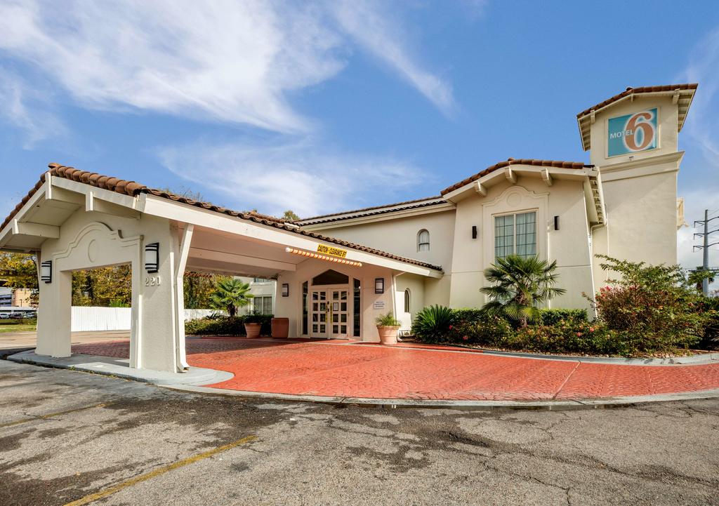 Motel 6-Beaumont, TX - thumb 3