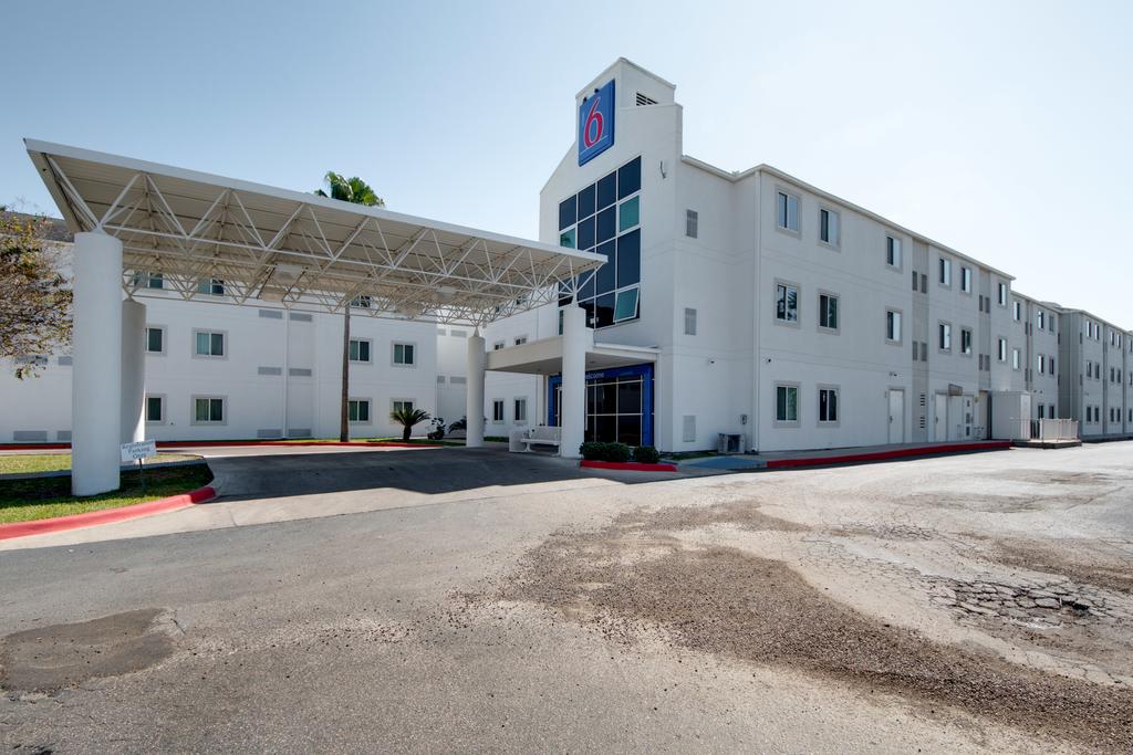 Motel 6-Brownsville, TX - thumb 2