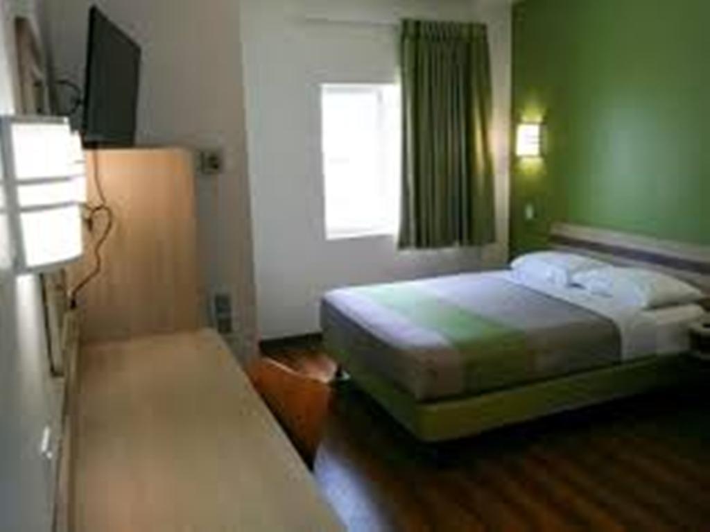 Motel 6-Brownsville, TX North - thumb 2