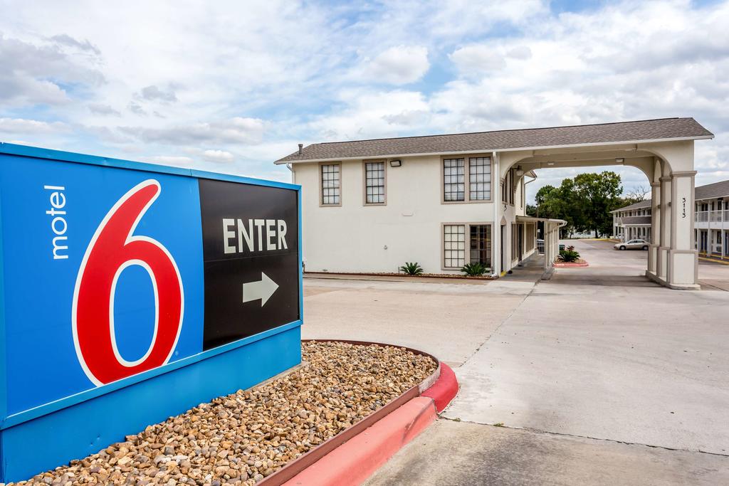 Motel 6-Bryan, TX - College Station - thumb 0