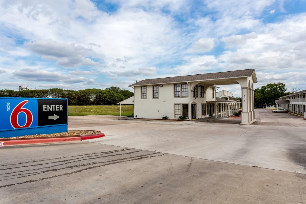 Motel 6-Bryan, TX - College Station - thumb 2
