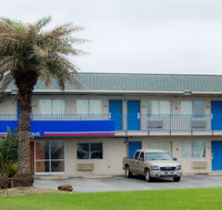 Motel 6-Clute, TX - Tourism Bookings