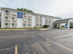 Motel 6-Lawrence, KS