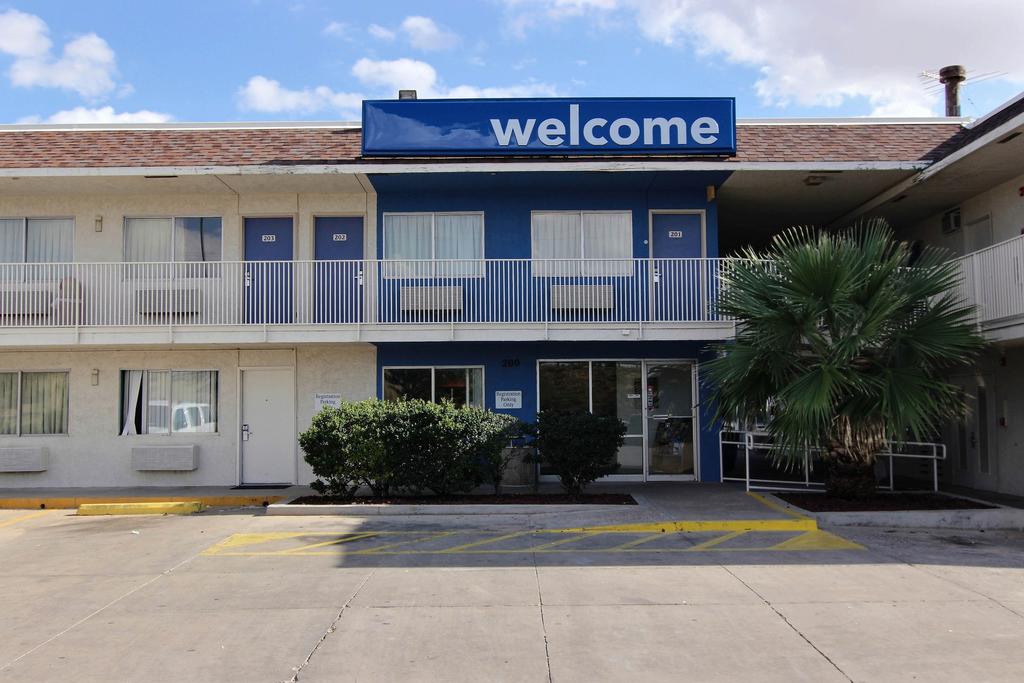 Motel 6-Odessa, TX - thumb 1