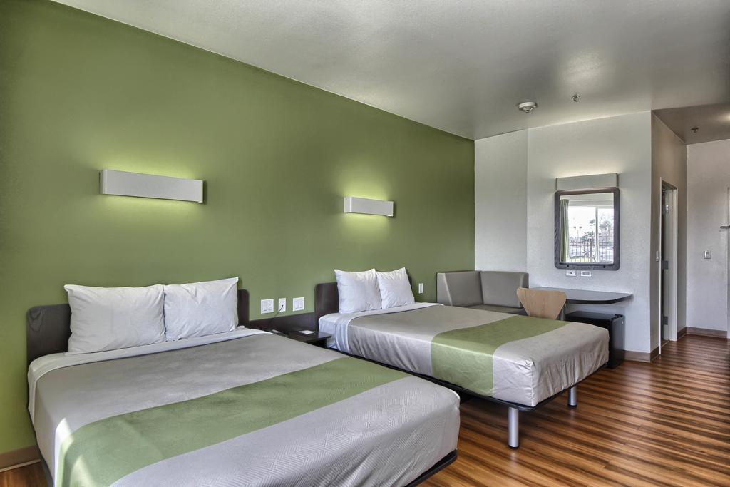 Motel 6-Weslaco, TX - thumb 2