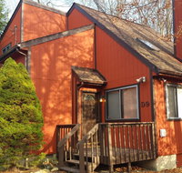 Mountain Home near Camelback skiing, tubing Kalahari Waterpark, Casino centrally located In Pocono Mt - Tourism Bookings