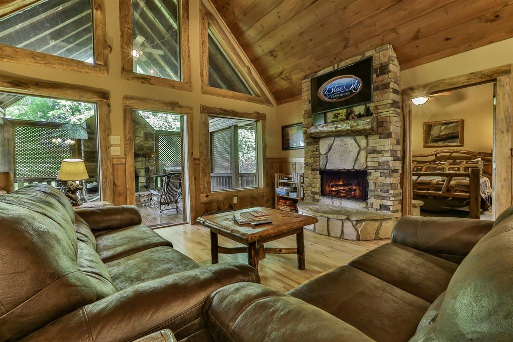 Mountain Luxury Escape - thumb 1