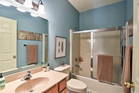 Mountaintop Home with Views 36 Miles to Asheville Hotels Santiago