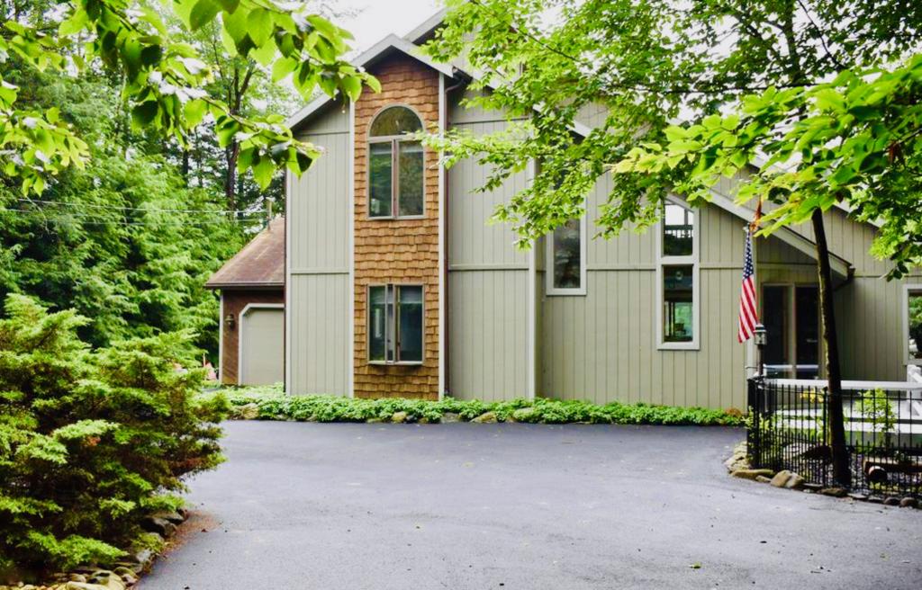 Mt. Maplewood Lake House Apt. - thumb 2
