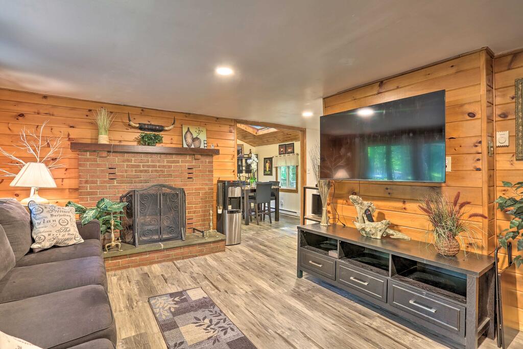 N Arrowhead Lake Cabin With Deck, Pets Welcome! - thumb 2