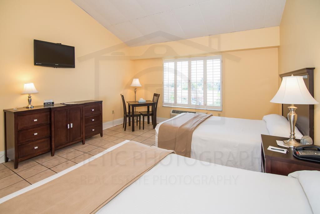 Naples Park Central Hotel - thumb 1