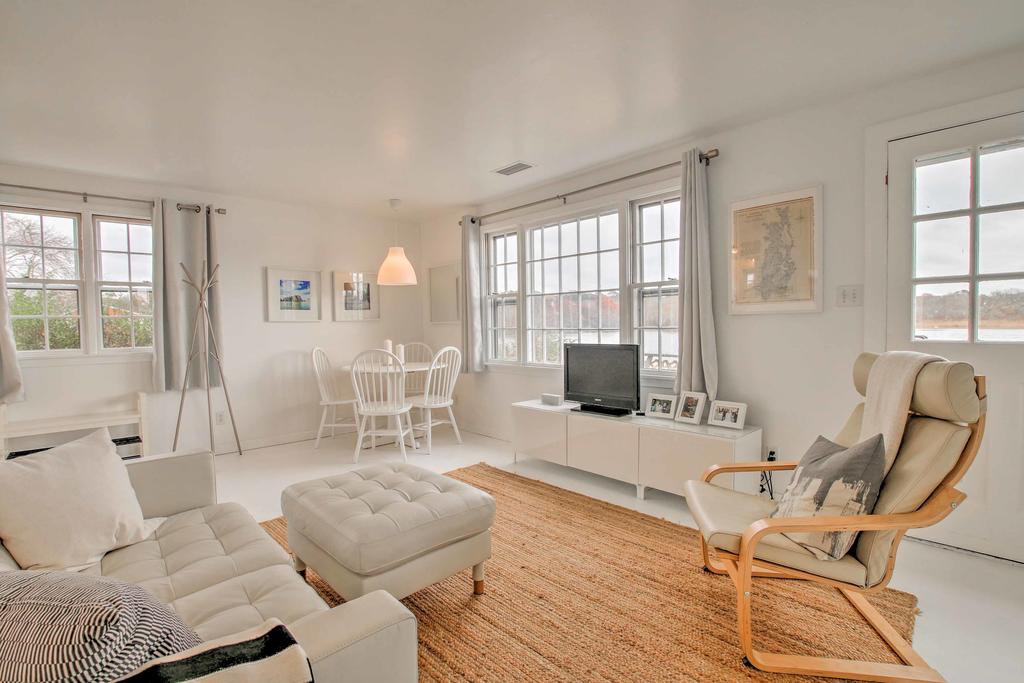 Narragansett Cottage With Pvt Dock & Outdoor Shower! - thumb 3