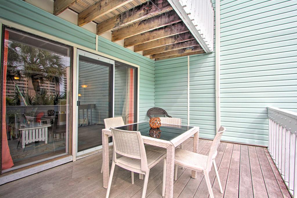 Navarre Townhome With Deck & Pool -Walk To The Beach! - thumb 2