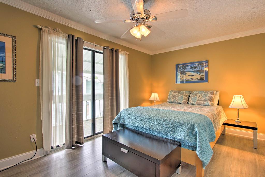 Navarre Townhome With Deck & Pool -Walk To The Beach! - thumb 0