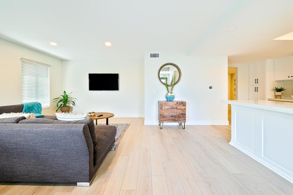 NB-2711A - Newport Beach Condo Delux - thumb 2