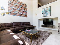 NEGOTIABLE RATES USA Accommodation