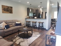 New Condo -Great Location 712 Tourism Bookings
