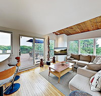 New Listing! Beautiful Hilltop Bay-View with 2 Decks, Near Beach condo - Tourism Bookings