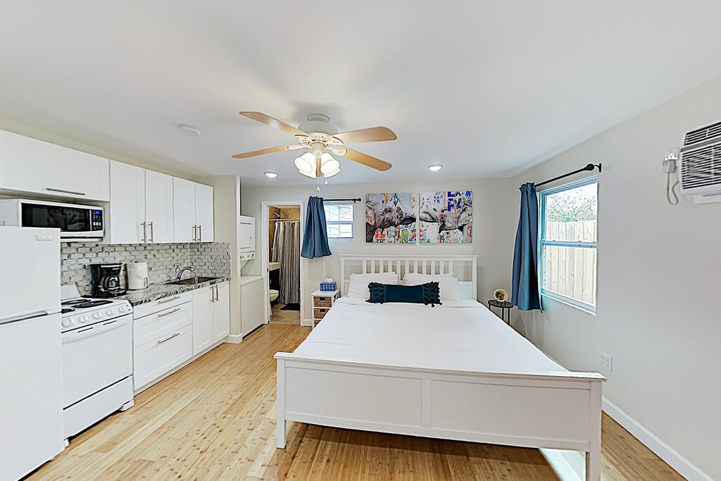 New Listing! Chic Delray Beach Cottage Cottage - thumb 0