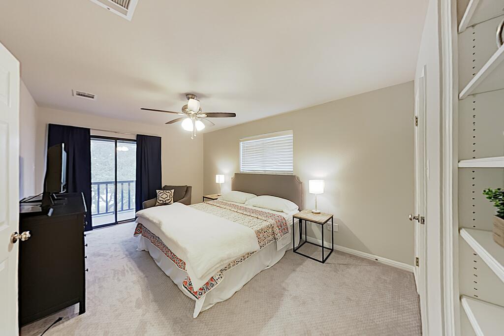 New Listing! Hill Country Getaway W/ Large Balcony Apts - thumb 2