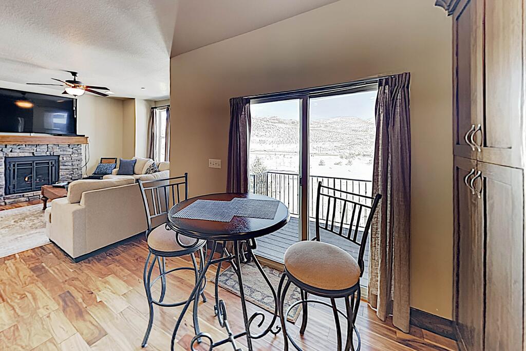 New Listing! Mountain Townhouse W/ Hot Tub & Deck Townhouse - thumb 2