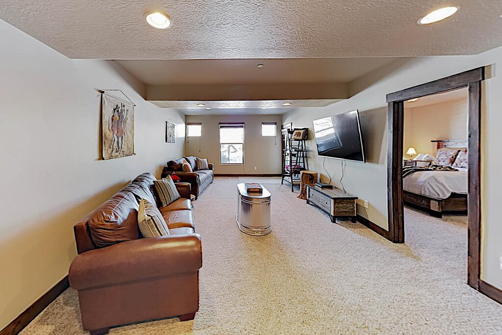 New Listing! Mountain Townhouse W/ Hot Tub & Deck Townhouse - thumb 1