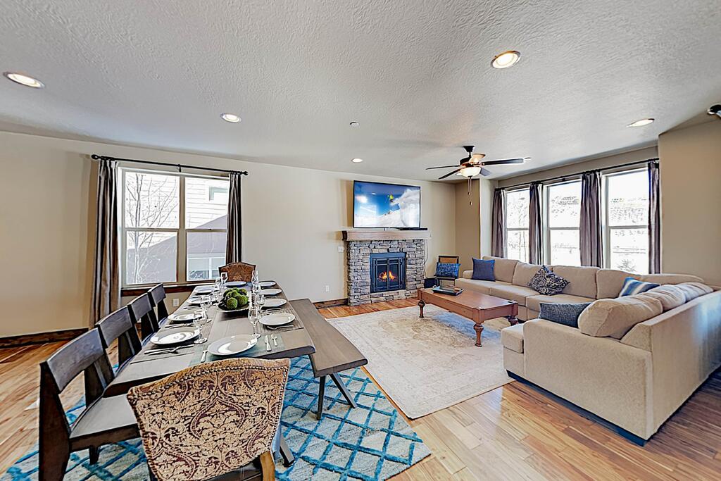 New Listing! Mountain Townhouse W/ Hot Tub & Deck Townhouse - thumb 0