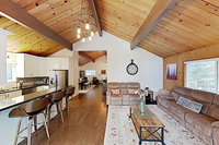 New Listing Serene Retreat w/ Forest-View Decks home Hotels Santiago