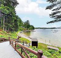 New Listing! Sprucewold Cabin W/ Bay-View Veranda Cottage - Students Accommodation