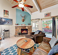 New Listing! Stylish 3-Story Condo Near Ski Resorts Condo - Tourism Bookings