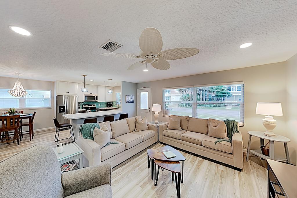 New Listing! Updated Coastal Gem W/ Screened Porch Home - thumb 0