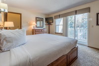 New Listing Walk to Downtown Ketchum Hotels Santiago