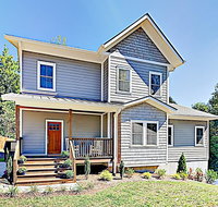 New Listing Weavervilla A Modern Lake Louise Gem Home - Tourism Bookings